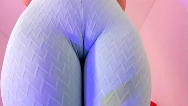 Image 4 of cloehonney Stream on Chaturbate on 2 months ago