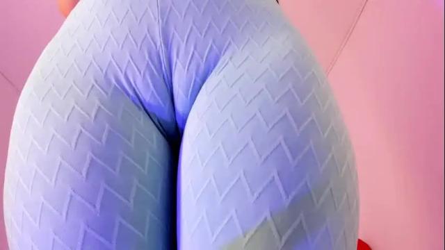 Image 7 of cloehonney Stream on Chaturbate on 2 months ago