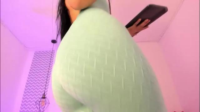 Image 8 of cloehonney Stream on Chaturbate on 2 months ago