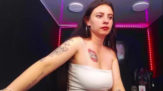 Image 11 of cloehot20 Stream on Chaturbate on 1 month ago