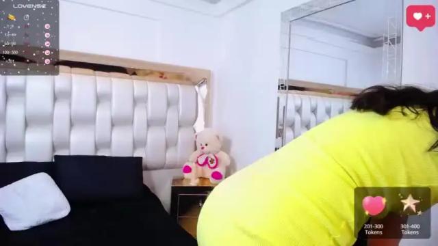 Image 4 of cloemazikeen Stream on Chaturbate on 25 months ago