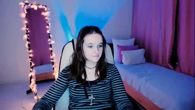 Image 12 of clover_red Stream on Chaturbate on 4 months ago