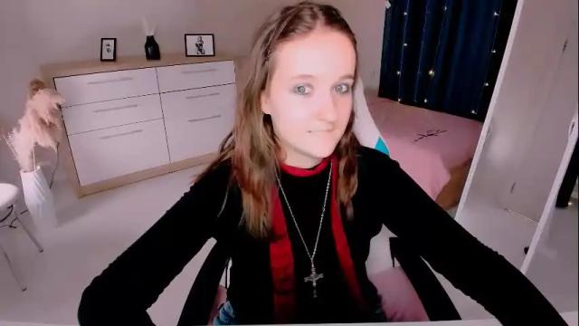 Image 4 of clover_red Stream on Chaturbate on 4 months ago