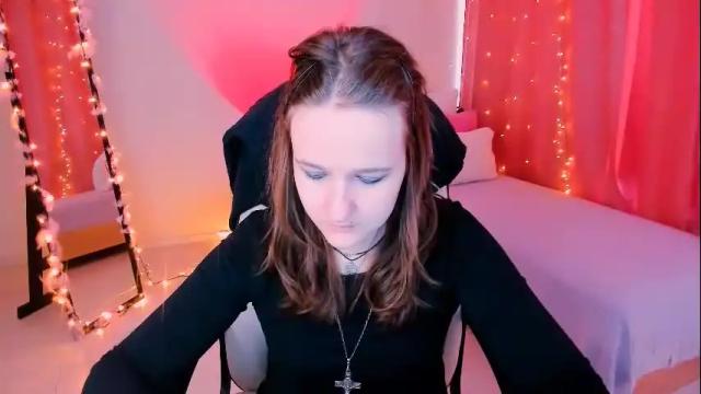Image 3 of clover_red Stream on Chaturbate on 4 months ago