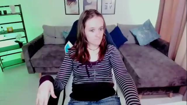 Image 12 of clover_red Stream on Chaturbate on 4 months ago
