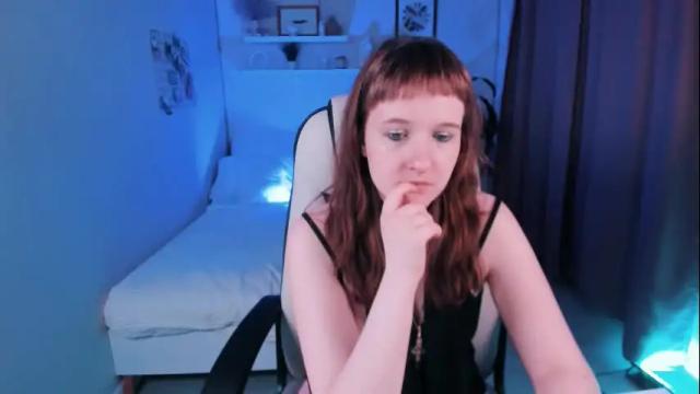 Image 12 of clover_red Stream on Chaturbate on 3 months ago
