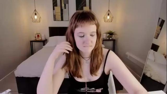 Image 4 of clover_red Stream on Chaturbate on 3 months ago