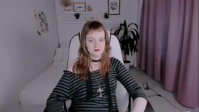 Image 8 of clover_red Stream on Chaturbate on 2 months ago