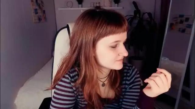 Image 10 of clover_red Stream on Chaturbate on 16 days ago