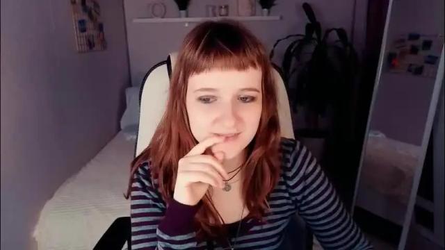 Image 4 of clover_red Stream on Chaturbate on 16 days ago