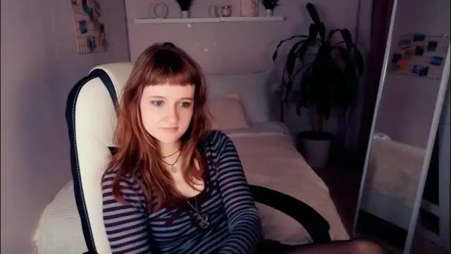 Image 6 of clover_red Stream on Chaturbate on 16 days ago