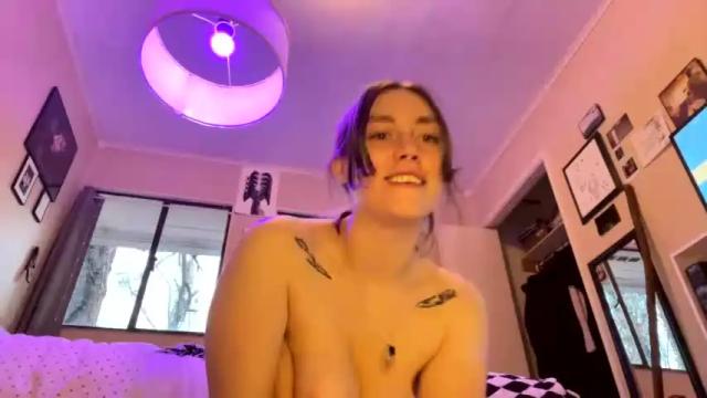 Image 10 of clover_tully Stream on Chaturbate on 15 months ago