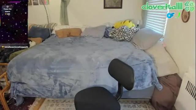 Image 6 of cloveritallll Stream on Chaturbate on 21 days ago