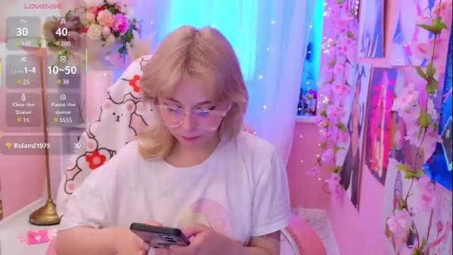 Image 3 of coconut_mia Stream on Chaturbate on 19 days ago