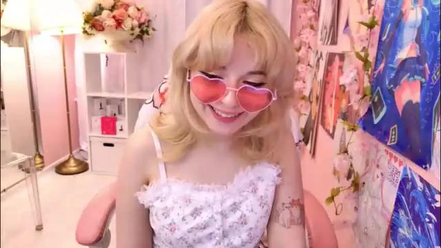 Image 4 of coconut_mia Stream on Chaturbate on 2 days ago