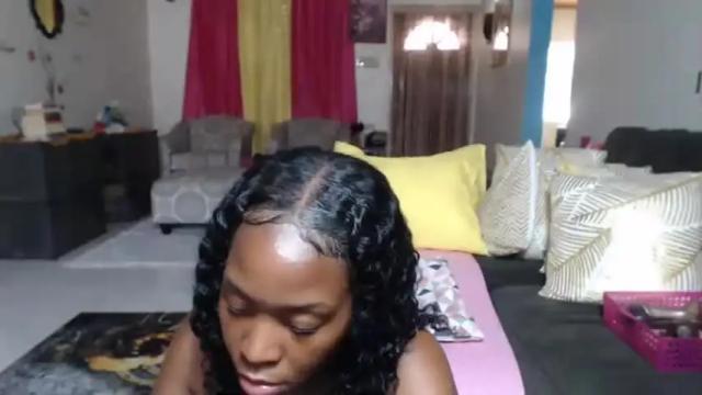 Image 11 of cocoscreamy Stream on Chaturbate on 13 months ago