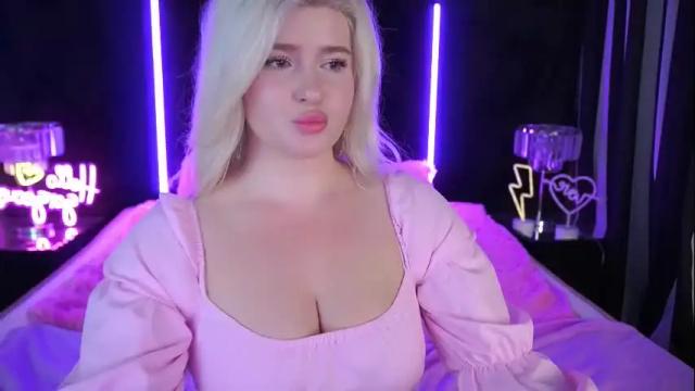 Image 12 of cocosecretss Stream on Chaturbate on 2 months ago