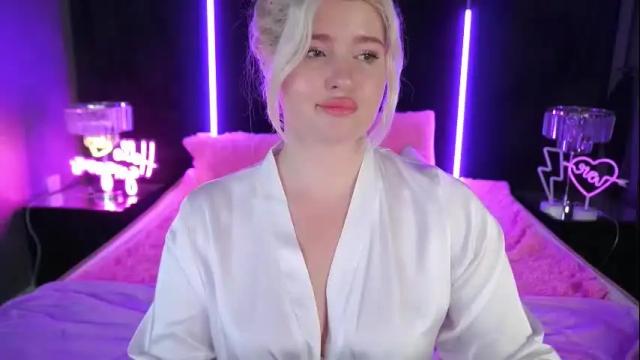 Image 2 of cocosecretss Stream on Chaturbate on 1 month ago