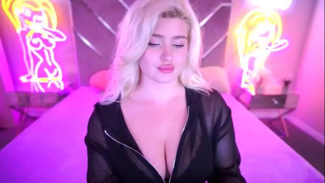 Image 2 of cocosecretss Stream on Chaturbate on 1 month ago