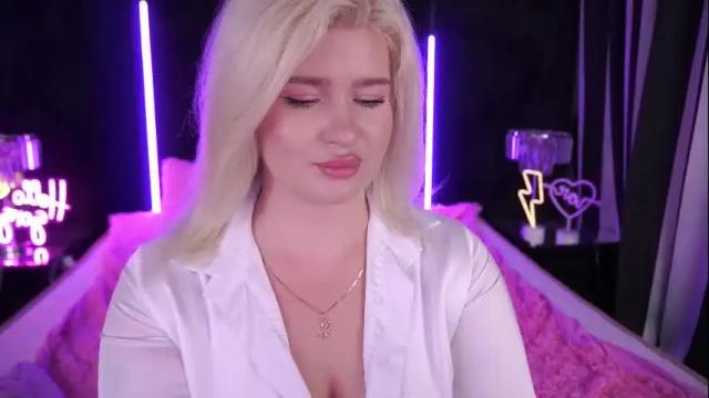 Image 2 of cocosecretss Stream on Chaturbate on 1 month ago