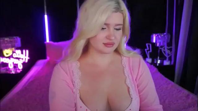 Image 4 of cocosecretss Stream on Chaturbate on 29 days ago