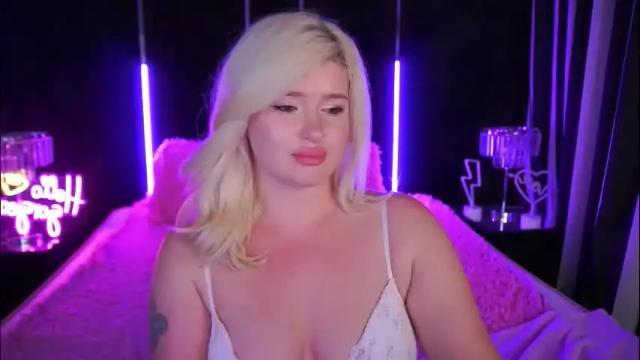 Image 12 of cocosecretss Stream on Chaturbate on 23 days ago