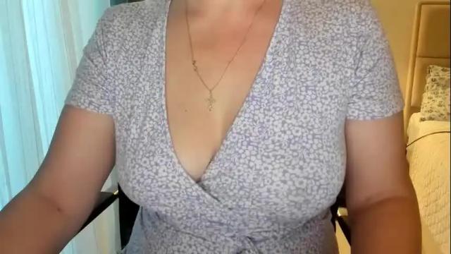 Image 2 of colette1w Stream on Chaturbate on 24 days ago