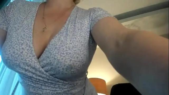 Image 7 of colette1w Stream on Chaturbate on 24 days ago