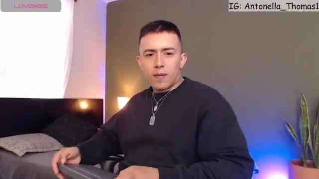 Thumbnail 1, colombian_couple1's Stream at Chaturbate, 12 months ago