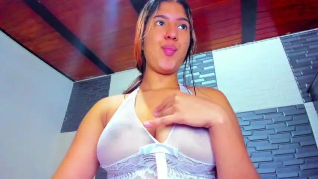 Image 12 of colombianmiilf_ Stream on Chaturbate on 12 months ago