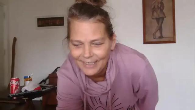 Image 3 of comebackpussy Stream on Chaturbate on 17 months ago
