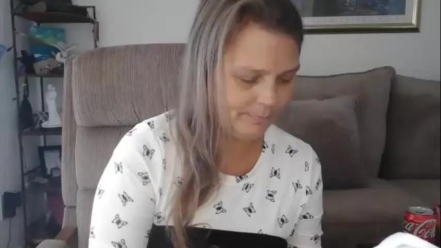 Image 10 of comebackpussy Stream on Chaturbate on 16 months ago