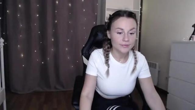 Image 2 of cometoseeme_ Stream on Chaturbate on 16 months ago