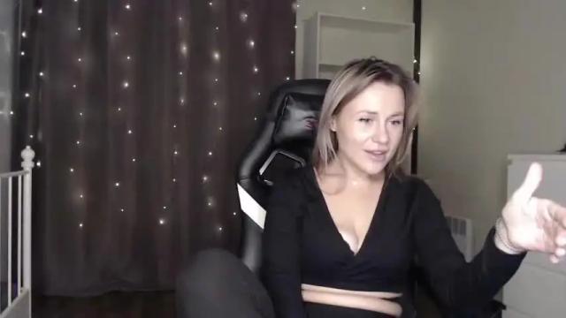 Image 11 of cometoseeme_ Stream on Chaturbate on 16 months ago