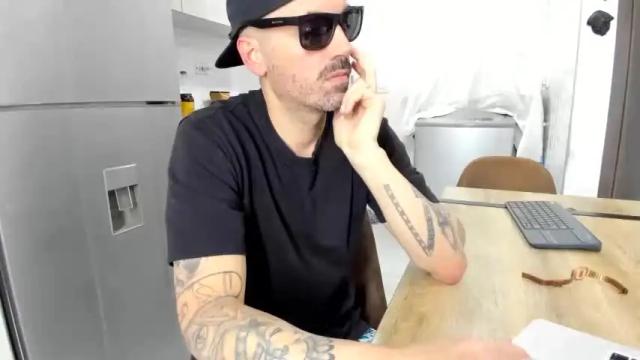 Image 10 of compak033 Stream on Chaturbate on 16 months ago
