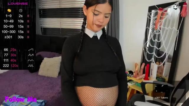Image 4 of connie_cutee Stream on Chaturbate on 19 months ago
