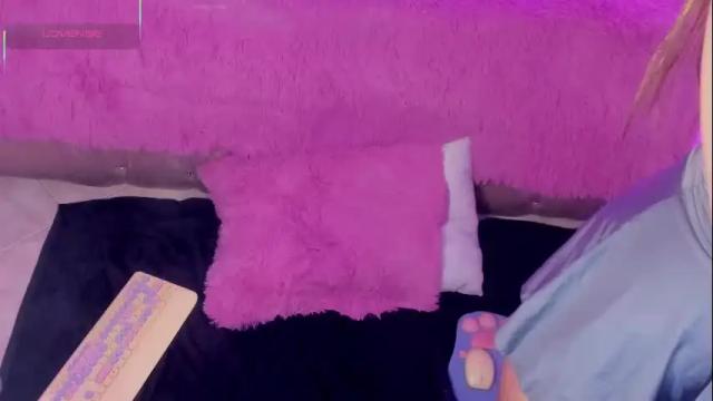 Image 2 of conny_curly Stream on Chaturbate on 8 days ago