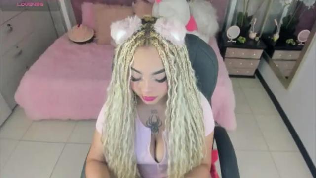 Image 3 of conny_curly Stream on Chaturbate on 23 days ago