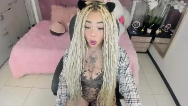 Image 3 of conny_curly Stream on Chaturbate on 8 days ago