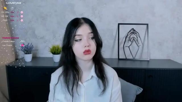 Image 3 of constancecullen Stream on Chaturbate on 15 months ago