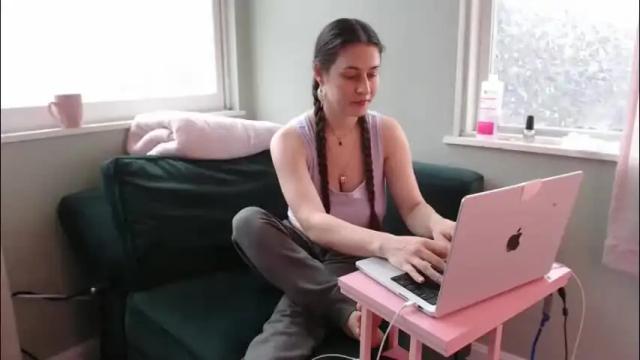 Image 7 of constantcumquest Stream on Chaturbate on 1 month ago