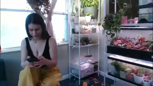 Image 4 of constantcumquest Stream on Chaturbate on 29 days ago