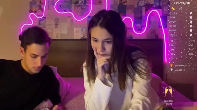 Image 2 of cookies_4u_cute Stream on Chaturbate on 19 months ago