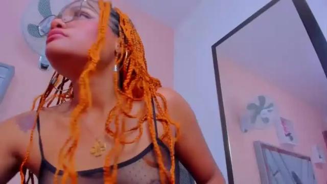 Image 2 of cooper_kimberly Stream on Chaturbate on 15 months ago