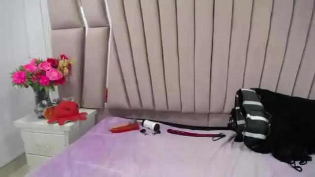 Image 10 of cooperemma_ Stream on Chaturbate on 17 months ago