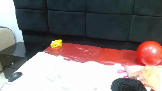 Image 2 of cooperemma_ Stream on Chaturbate on 17 months ago