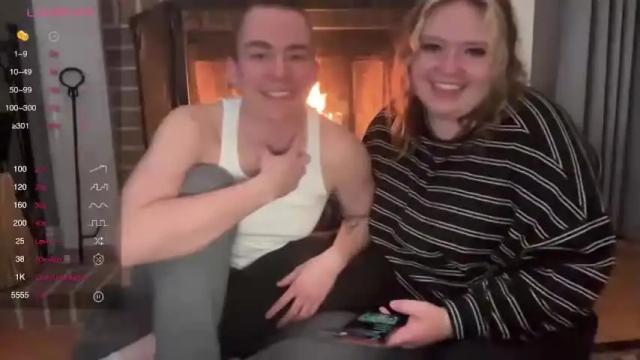 Image 6 of cooterlickersss Stream on Chaturbate on 15 months ago