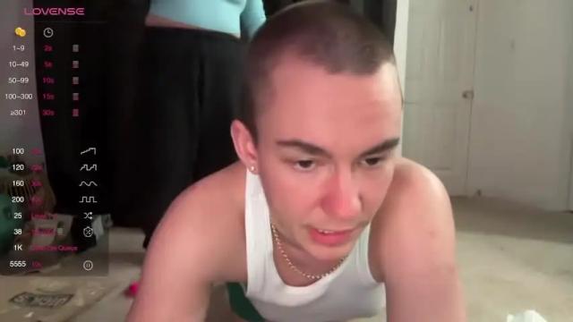 Image 6 of cooterlickersss Stream on Chaturbate on 14 months ago