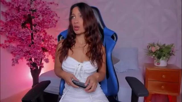 Image 7 of cora22_ Stream on Chaturbate on 28 days ago