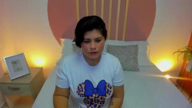 Image 3 of cora_1519 Stream on Chaturbate on 15 months ago